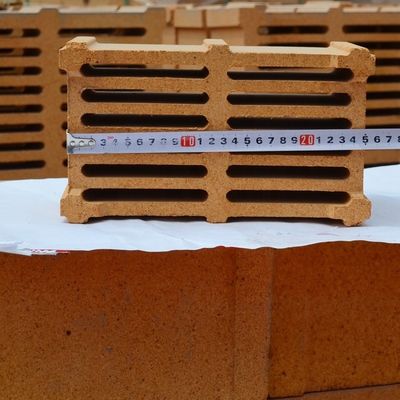 2024 Blocco refrattario per il servizio di stampaggio dei mattoni da fuoco di Henan e contenuto di CaO 0,01%
