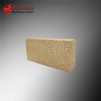 Grandi mattoni isolanti di alluminio per forni in ceramica Contenuto di MgO giallo leggero % 0,8-1.2