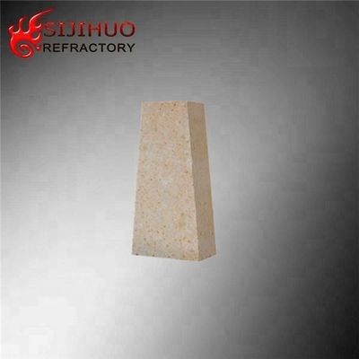 1.2-1.4% di SiC Alumina Refractory High Bricks per forni di cemento in colore giallo