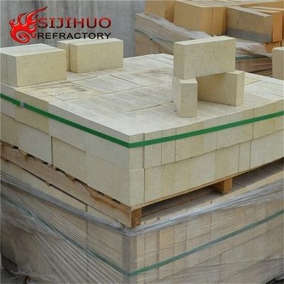 1.2-1.4% di SiC Alumina Refractory High Bricks per forni di cemento in colore giallo