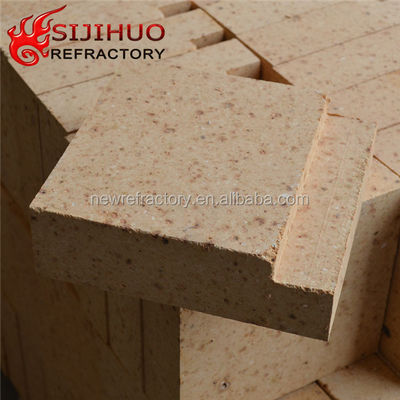 Fabbricazione di mattoni resistenti al blocco di alluminio per forni di cemento con 15% di SiC