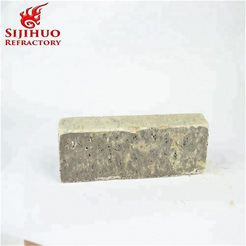 Isolazione refrattaria con contenuto di SiO2 compreso tra 2 e 20%