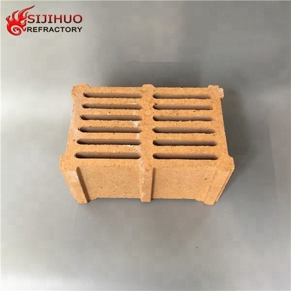 Contenuto di SiC 1,2-1,4% 230x114x65 mm mattoni refrattari a reticolo per forni industriali